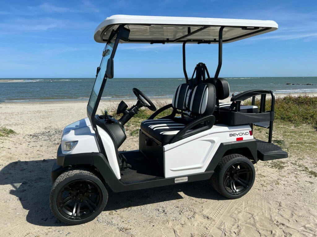 A guide to staying on the Isle of Palms 3 4 Passenger Luxury LSV1 1024x768 1 1024x768 1