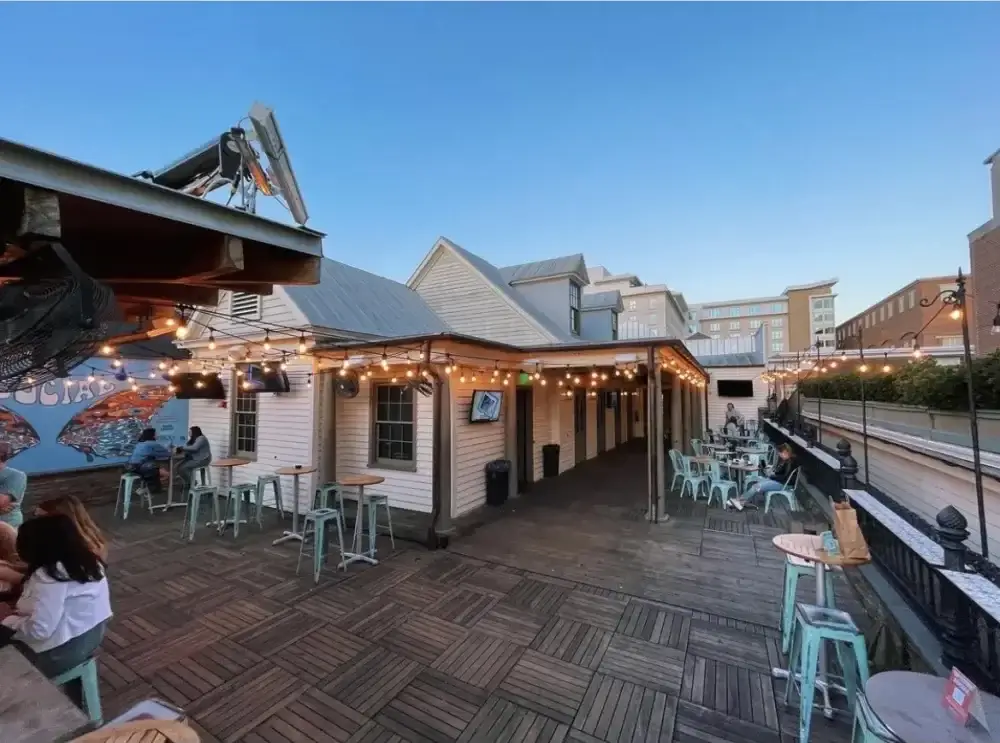 The outside of a restaurant in charleston SC