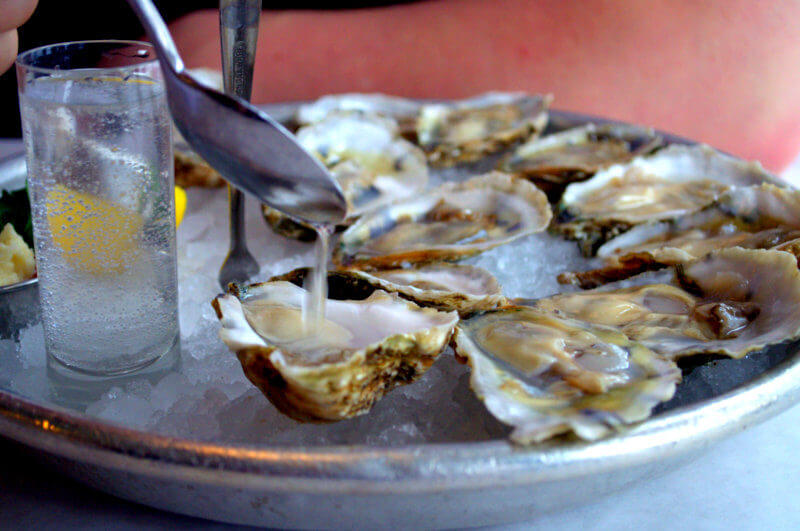 Oysters and drinks